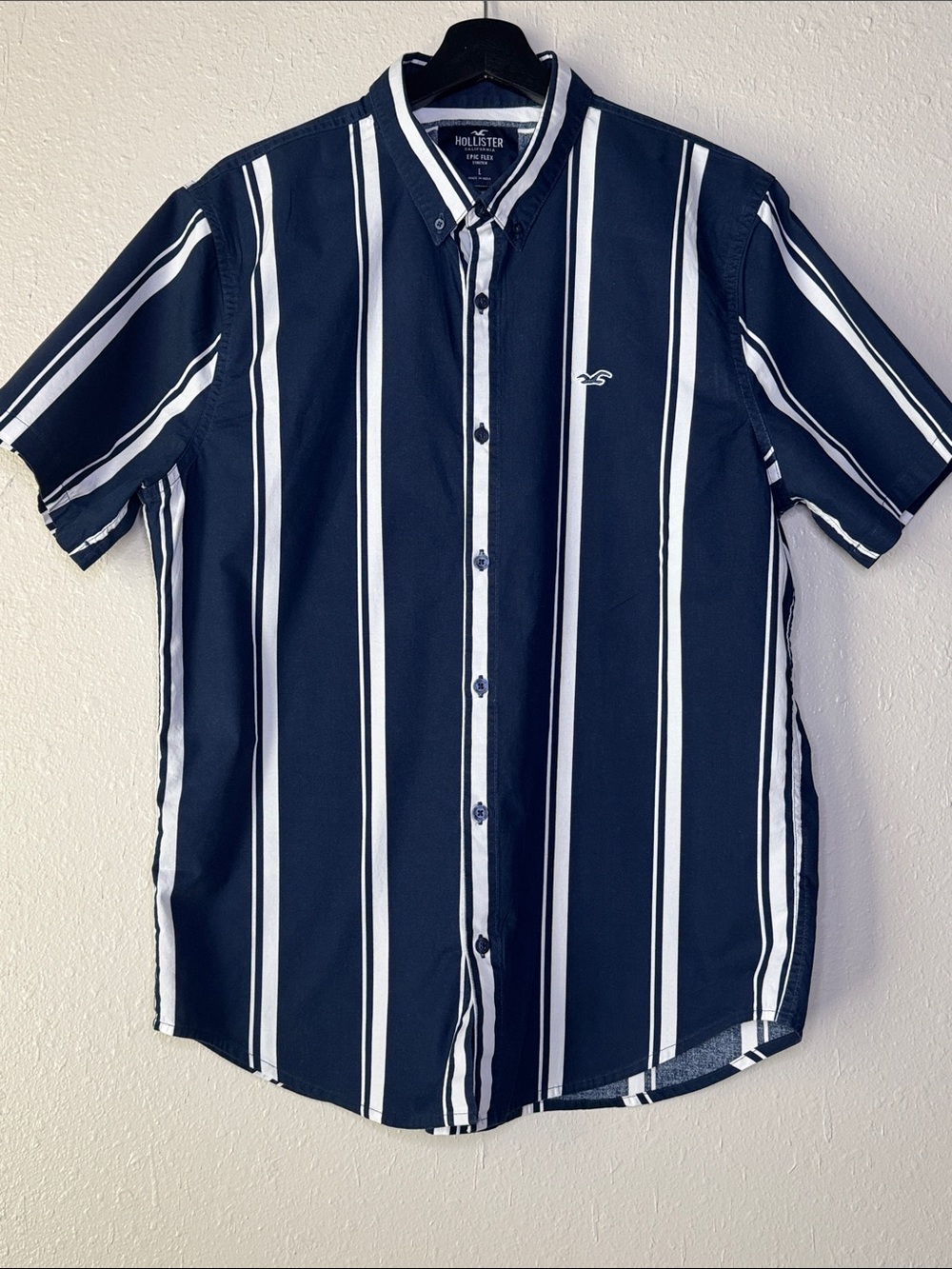 Hollister Men’s Navy and White Vertical Stripe Short-Sleeve Button-Down